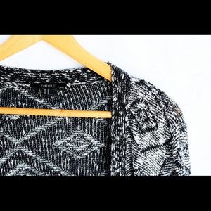 Forever 21 • Black and white cardigan • Size M